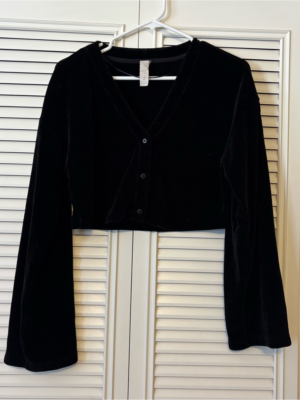 ALO Yoga Small Black Ribbed Long Sleeve Crop Top  Button Up Cardigan